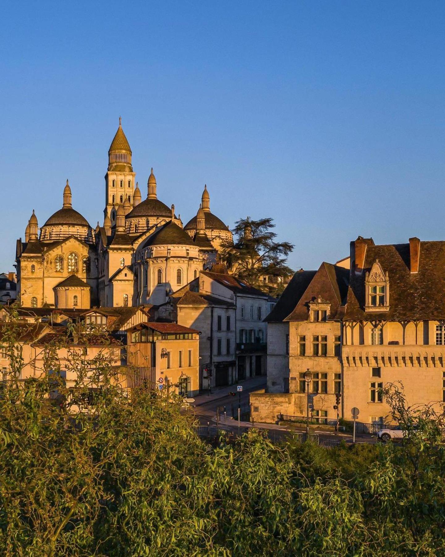 Logis 8 St Front Gite Urbain Périgueux Quarto foto